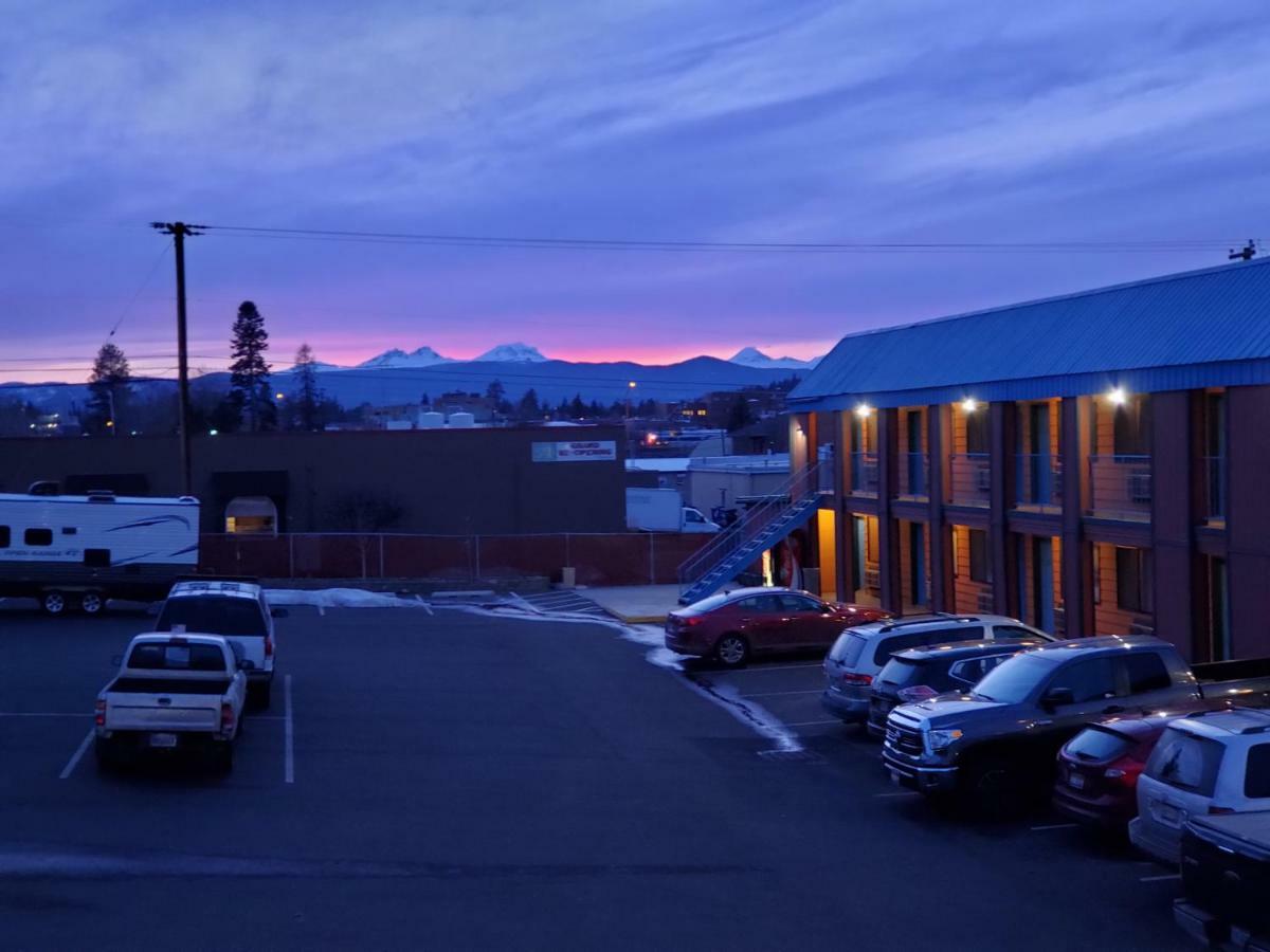 Motel West Bend Exterior photo